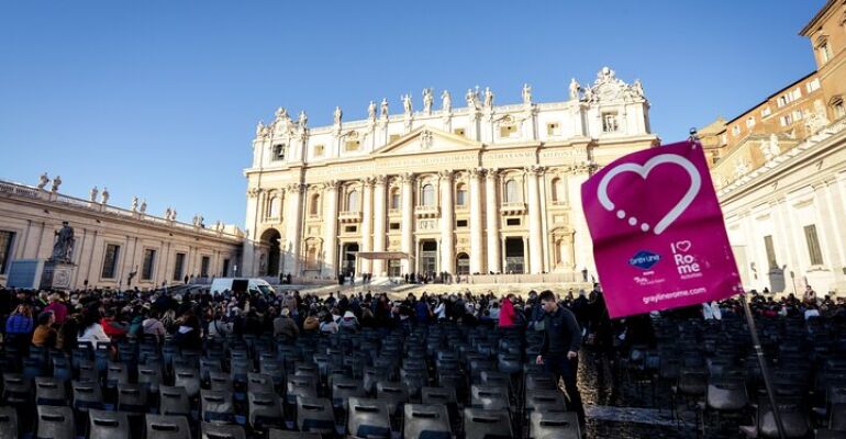 Rome Papal Audience with Local Guide