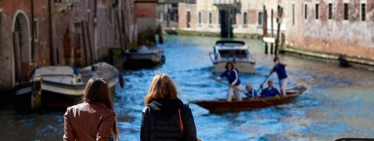 Private Tour: Venice Walk, Gondola, and Private Boat Tour ending on Murano Island with Venetian Lunch and Glass Factory Visit