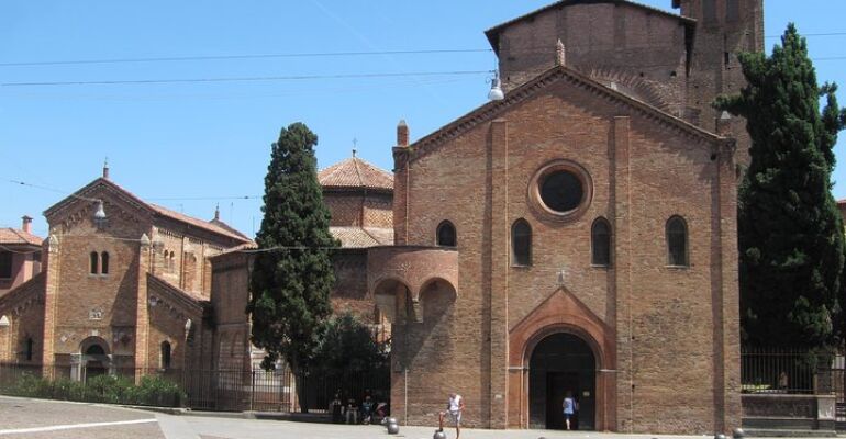 Bologna Basilica and Culinary Tasting Tour