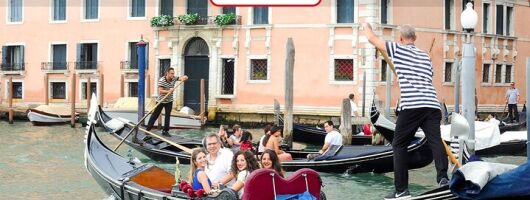 Venice: Grand Canal by Gondola with Live Commentary