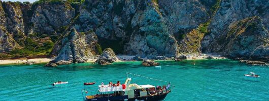 Tour of the Costa degli Dei by boat, 3 hours with aperitif included