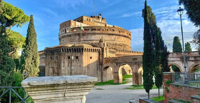Rome Passetto di Borgo and Vatican Experience