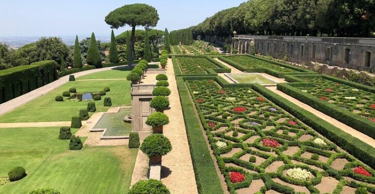 Castel Gandolfo Papal Villas Tour and Tasting