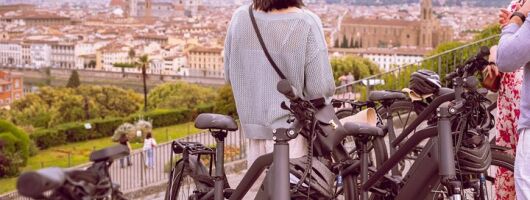 Florence to Michelangelo Square by E-bike with Wine and Food stop