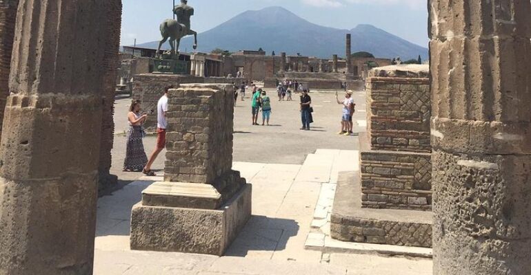 Italy Mt. Vesuvius and Pompeii Day Trip
