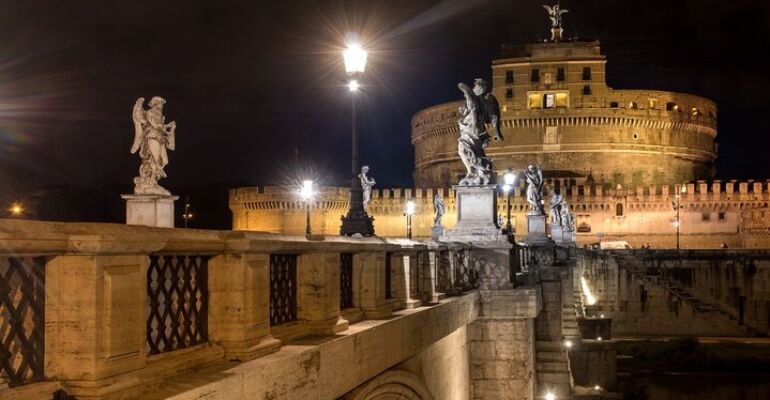 Rome Private Night Tour in Luxury Vehicle