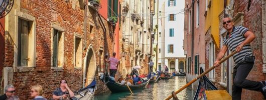 Venice: Classic 30-Minute Gondola Ride Through the Canals