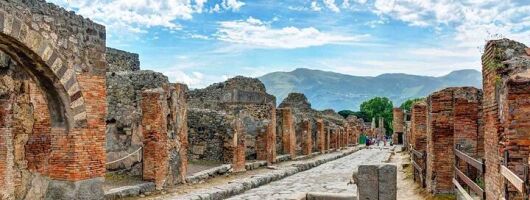 Pompeii and Mt. Vesuvius Full Day Tour with Italian Lunch 