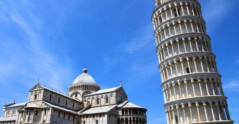 Pisa and Lucca Full-Day Van Tour