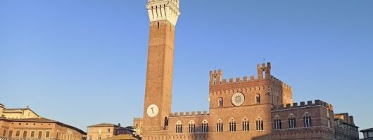 Visit of Siena & Chianti wine tour for small groups with lunch and tasting