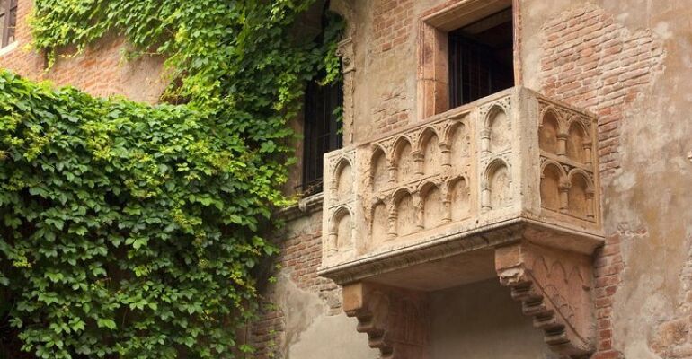 Milan to Verona and Sirmione Day Tour