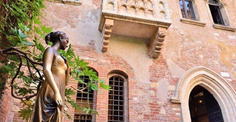 Verona Romantic Landmarks Guided Tour