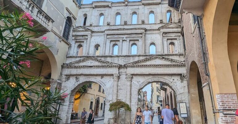 Verona Iconic Landmarks Guided Walking Tour