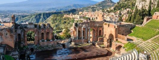 Private Taormina Walking Tour & Greek Theatre
