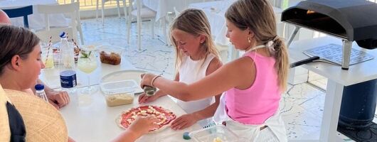 Capri Small Group Pizza Making Class with Wine & Tiramisu