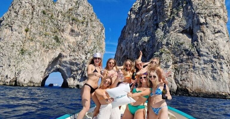Capri Scenic Boat Tour and Swim Adventure