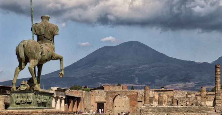 Naples Pompeii High-Speed Train Tour