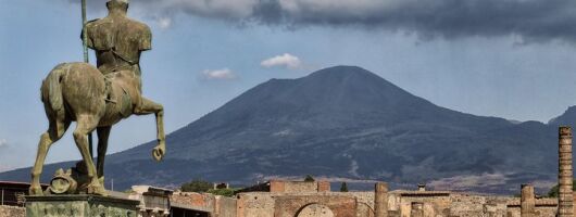 Pompeii and Naples Tour by High-Speed Train