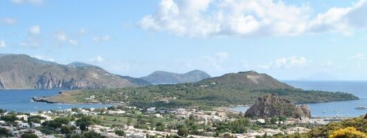 Aeolian Islands Day Trip from Taormina: Lipari and Vulcano