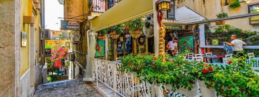White lotus tour - Transfer and guide from Catania 