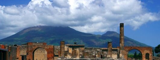 Pompeii, Herculaneum ruins and lunch in local winery restaurant 