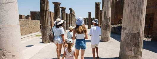 Naples City Pass with top attractions, Pompeii & Underground tour