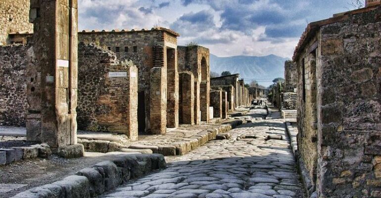 Pompeii Archaeological Tour and Wine Tasting