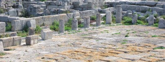 Private guide to Ruins of Gnatia (Puglia) and archaeological Museum, superbly laid out and interpreted historic site by the sea