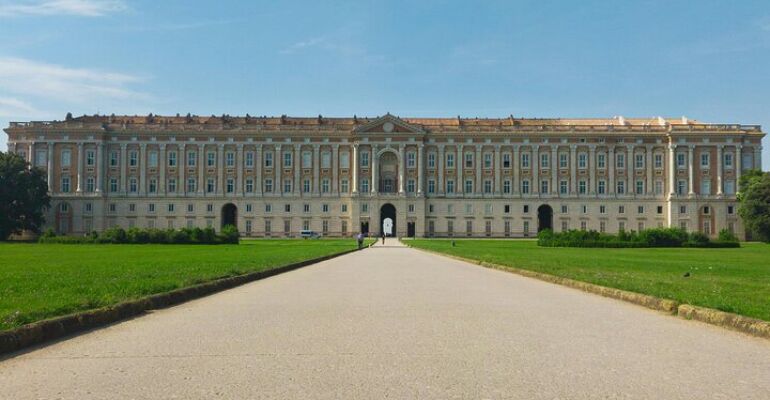 Caserta Royal Palace and Pompeii Tour