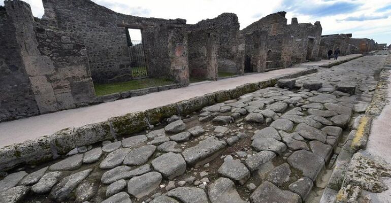 Sorrento Pompeii Archaeological Tour and Lunch