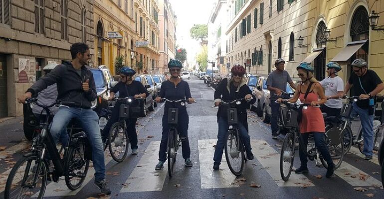 Rome Bike Tour of Historic Landmarks