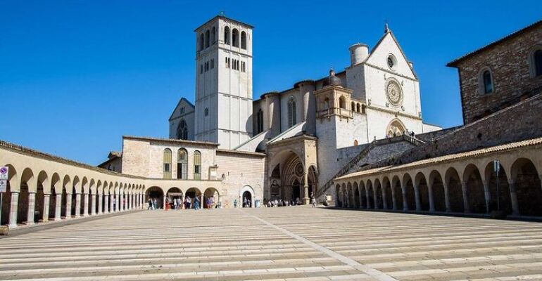 Assisi Sacred Sites Historical Tour Experience
