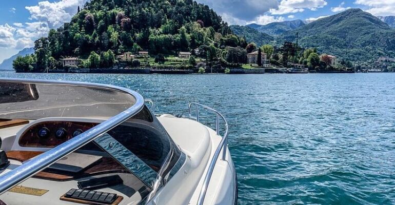 Lake Como Scenic Boat Tour Adventure