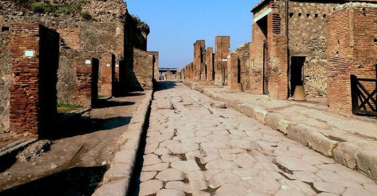 Pompeii and Herculaneum Historical Walking Tour