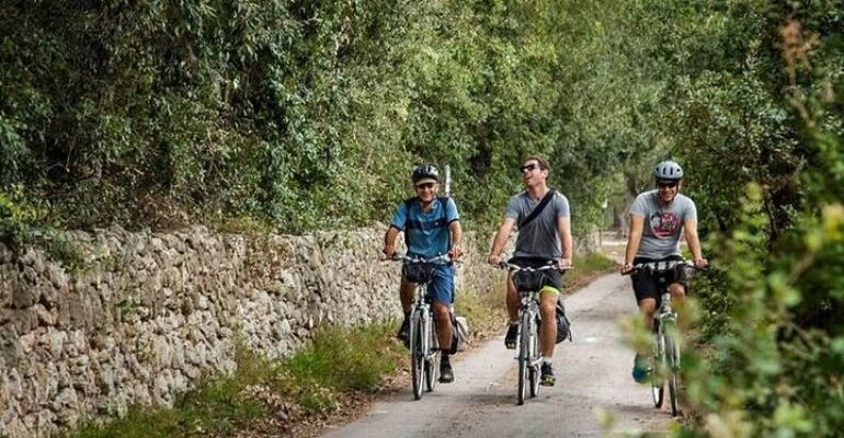 Lecce Scenic Cycling and Swimming Adventure