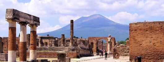 Private day tour Pompeii and Positano Coast