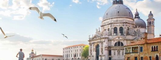 Magical Gondola Journey: Explore Venice's Grand Canal in Style!