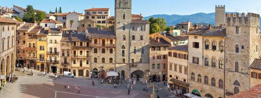 Kid-Friendly Arezzo Private Guided Tour for Families