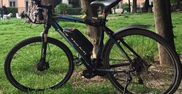 Rome Electric and Muscle Bike Rental