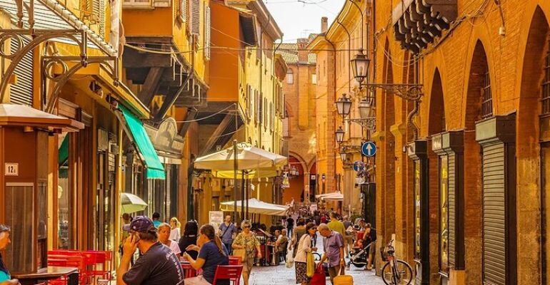 Bologna Historical Food & Culture Tour