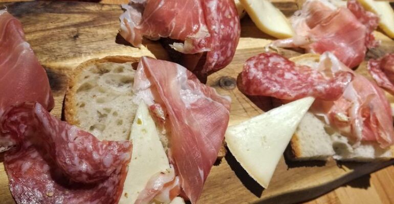 Bari Street Food and Historical Center Tour