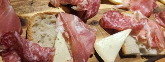 Bari - Semi Private Street Food & City Sightseeing Tour with Local Guide
