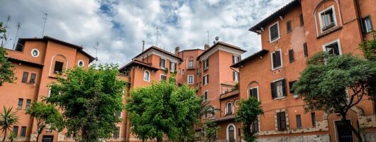 Photo Tour in Garbatella, the neighborhood of garden houses