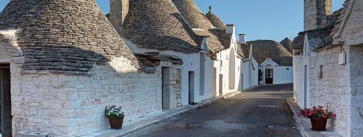 Small Group Guided Visit to the Trulli of Alberobello