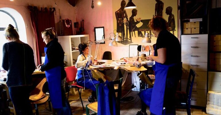 Montespertoli Jewelry-Making Experience with Friends