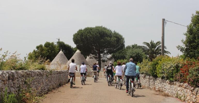 Alberobello Cycling Tour and Apulian Cuisine