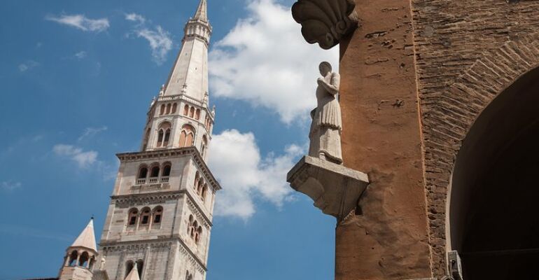 Modena Historic City Center Guided Tour