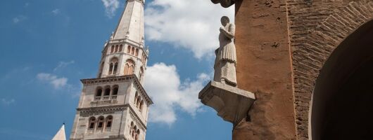 Private Modena old town walking tour 