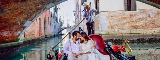 Wedding ceremony on the gondola