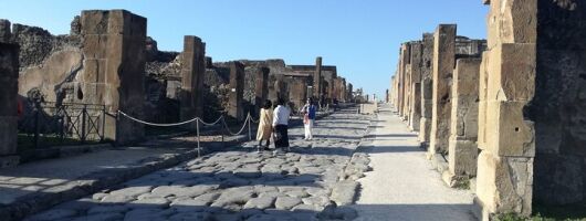 Private Tour with Official Guide through the wonders of Pompeii.